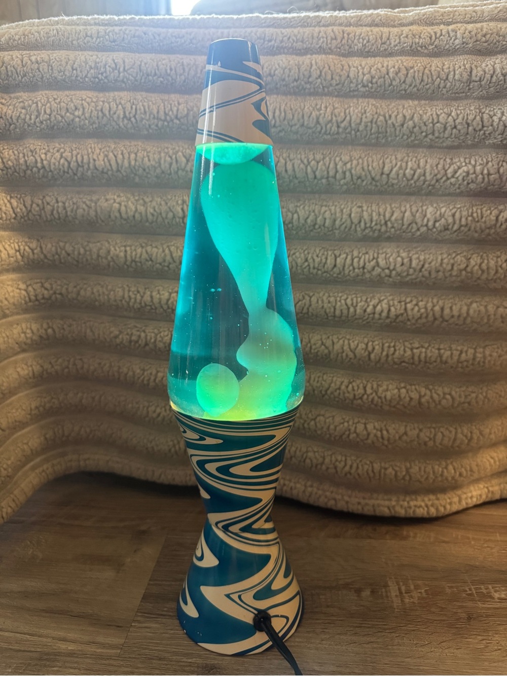 Vintage 2001 Lava Lite Lamp Psych-Swirl Blue Liquid Yellow Wax Flows Great